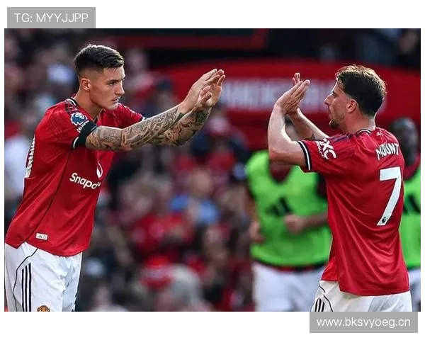 曼联进攻哑火，表面缺空间，实则全队连接彻底崩了