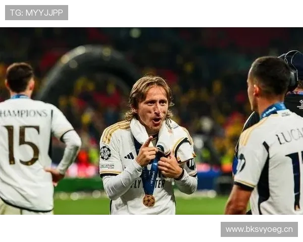 莫德里奇:攻防转换枢纽的战术作用解析